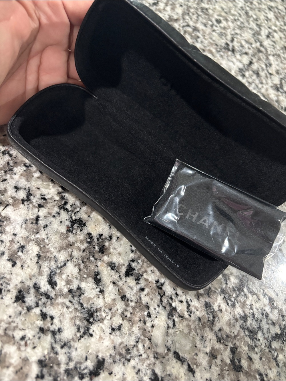 CHANEL Black Quilted Leather Sunglasses Case with Silver CC Emblem - Picture 7 of 7